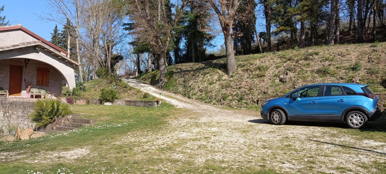 Casale La Pineta Apartment Mombaroccio Bagian luar foto